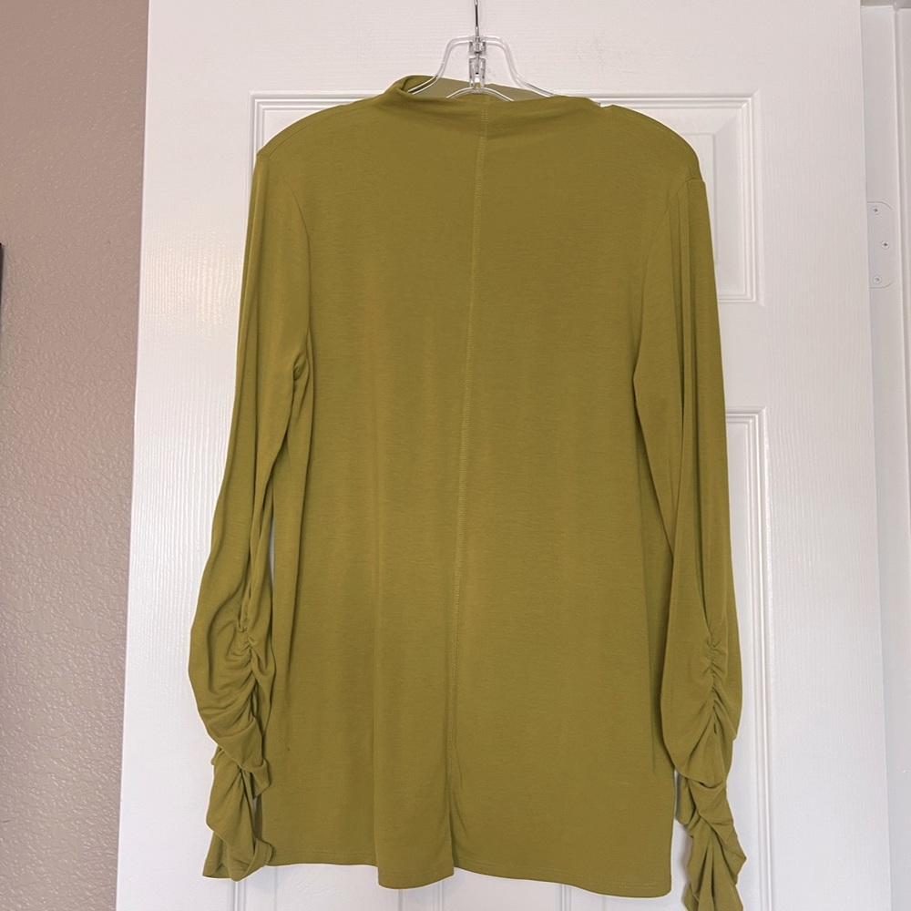 COPY - Simply Vera lime green small turtleneck